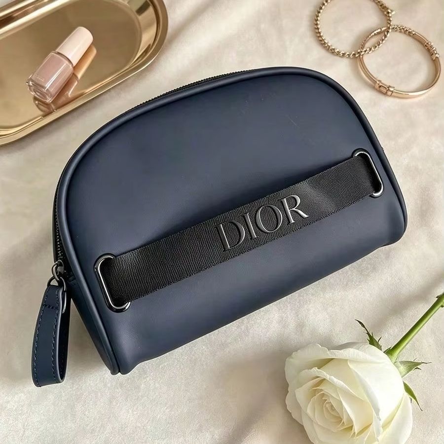 Niebieska kosmetyczka Dior w k – Luxury Bags Dior recenzja i cena