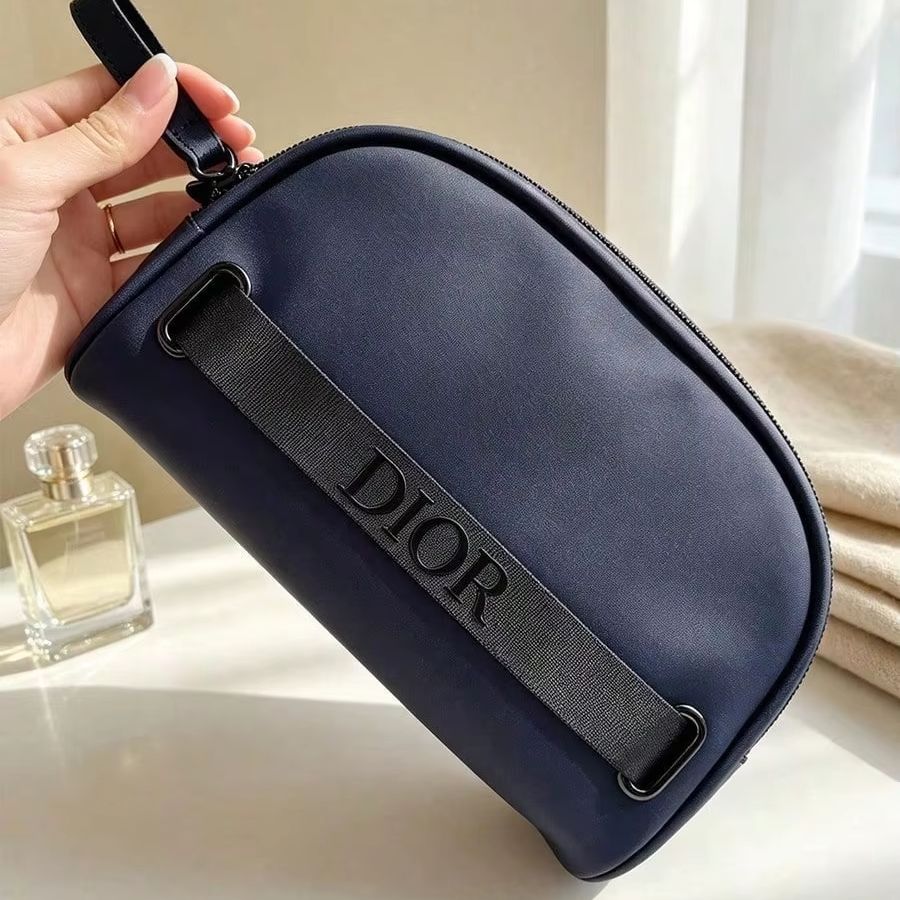 Niebieska kosmetyczka Dior w k – Luxury Bags Dior recenzja i cena